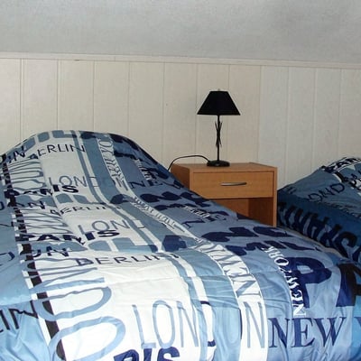 Chambre à lits jumeaux de l'étage