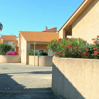 Sentiers entre les villas