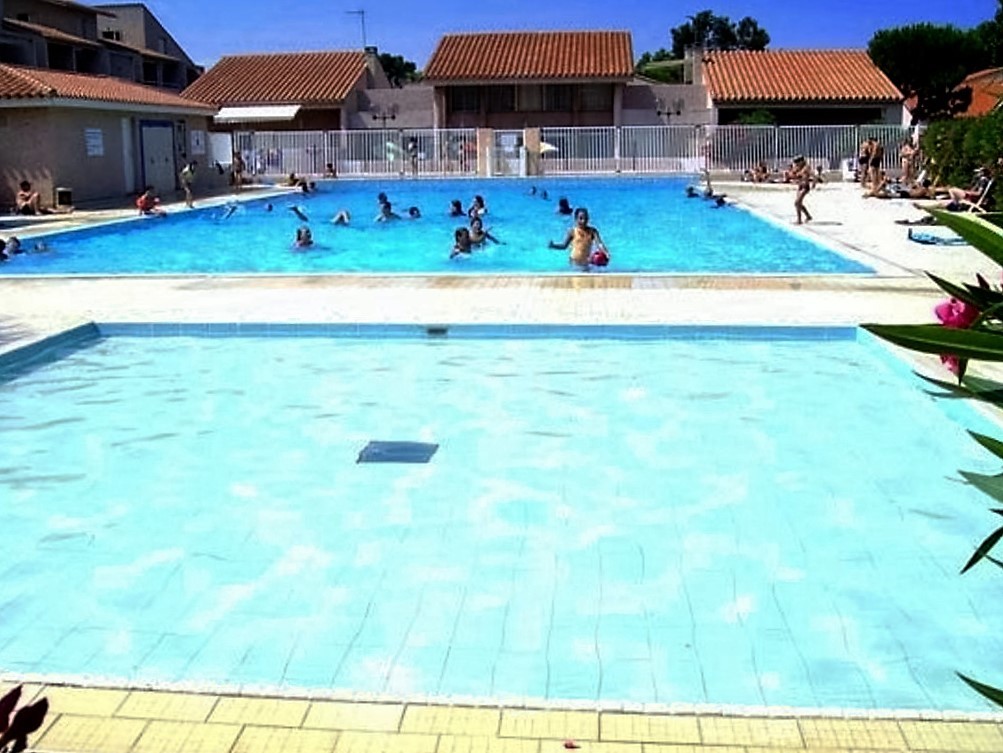 Piscine vue pataugeoire